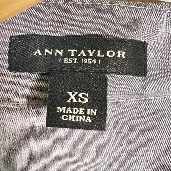Ann Taylor blue button down business casual dress shirt blouse top size XS B107 - Picture 2 of 4